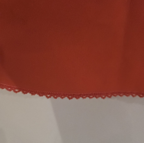 Red tank - Picture 6 of 6